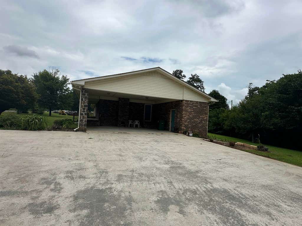 Photo of 555 Co Rd 532, Hanceville, AL 35077 (MLS # 530035)
