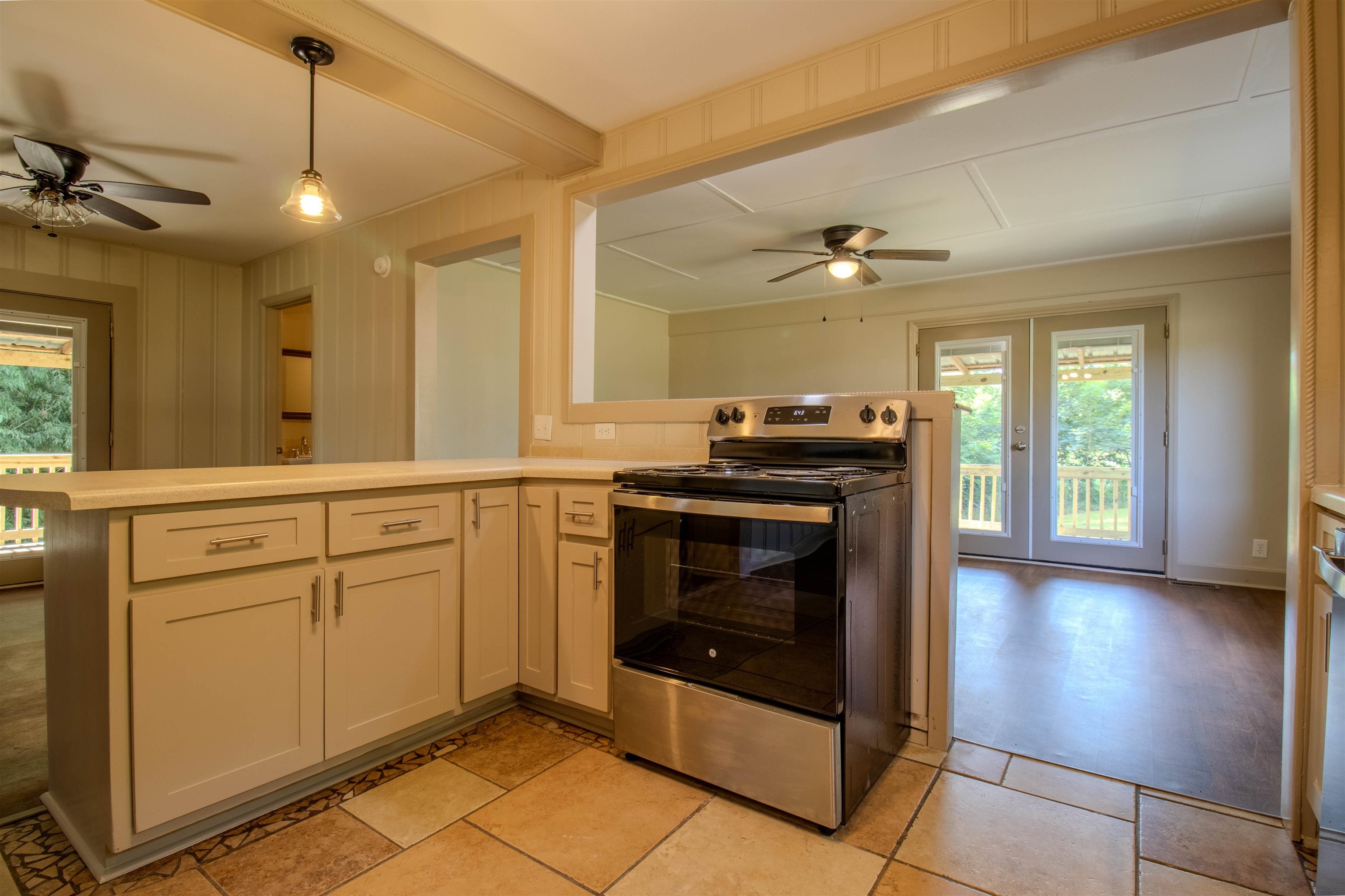 1045 Co Rd 852