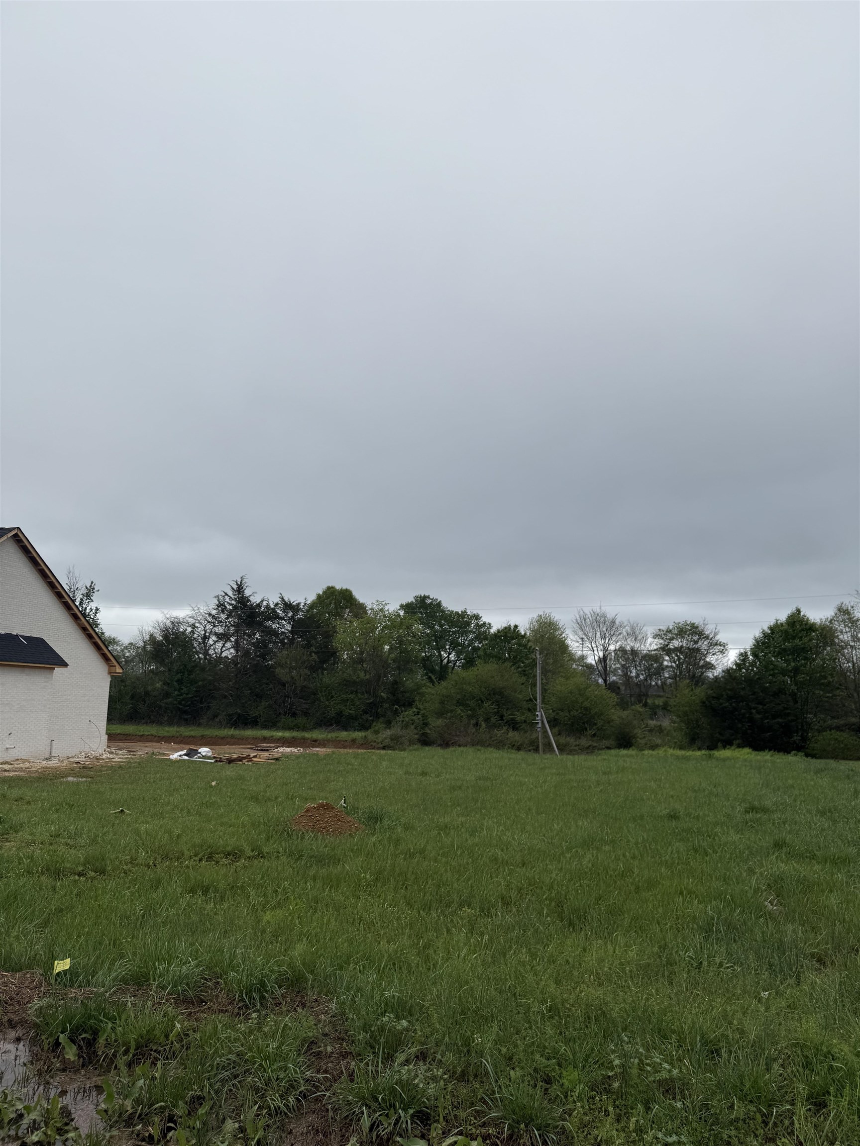 Photo 1 of 4 — 111 Oakview Cir, Killen, AL 35645