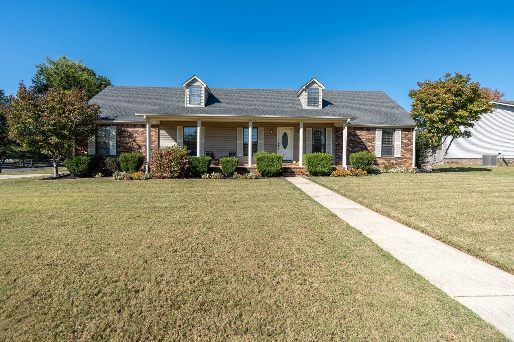 Photo of 201 Hawksberry Ln, Florence, AL 35633 (MLS # 531777)