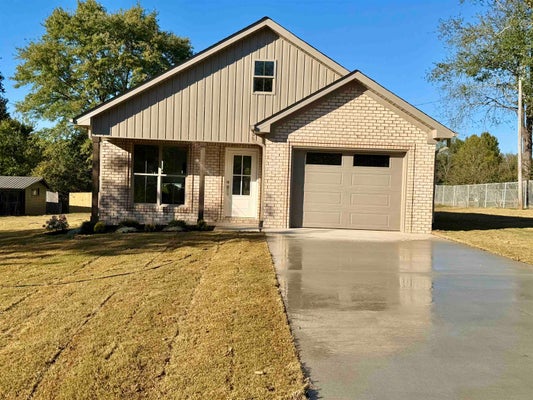 220 BUFORD ST, FLORENCE, AL 35633 - Image 94c86d35116a21b83668b543d3fa8fca/1408689076
