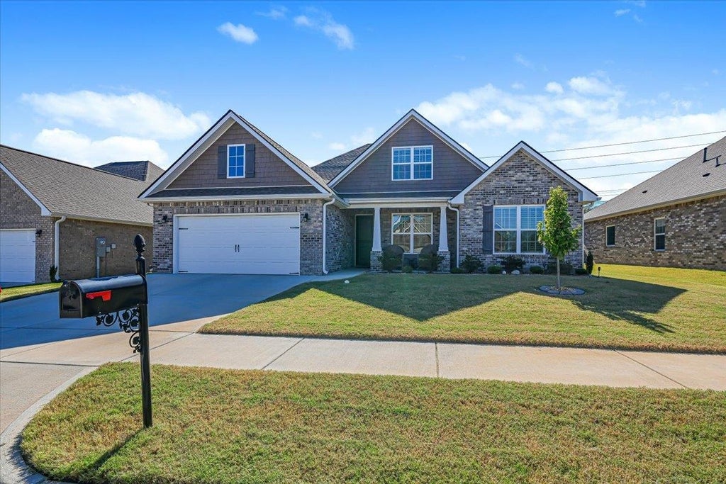 Photo of 2116 Brandon Dr NE, Cullman, AL 35058 (MLS # 531545)