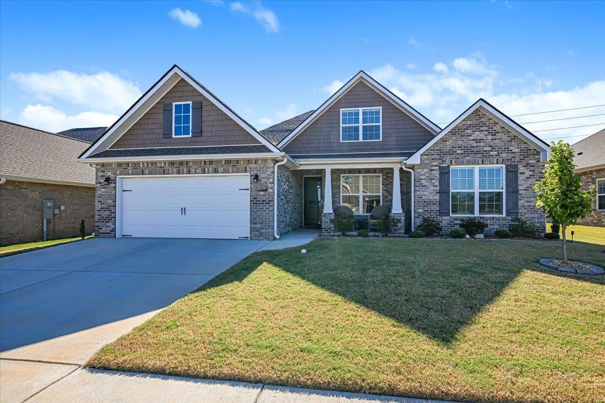 2116 Brandon Dr NE