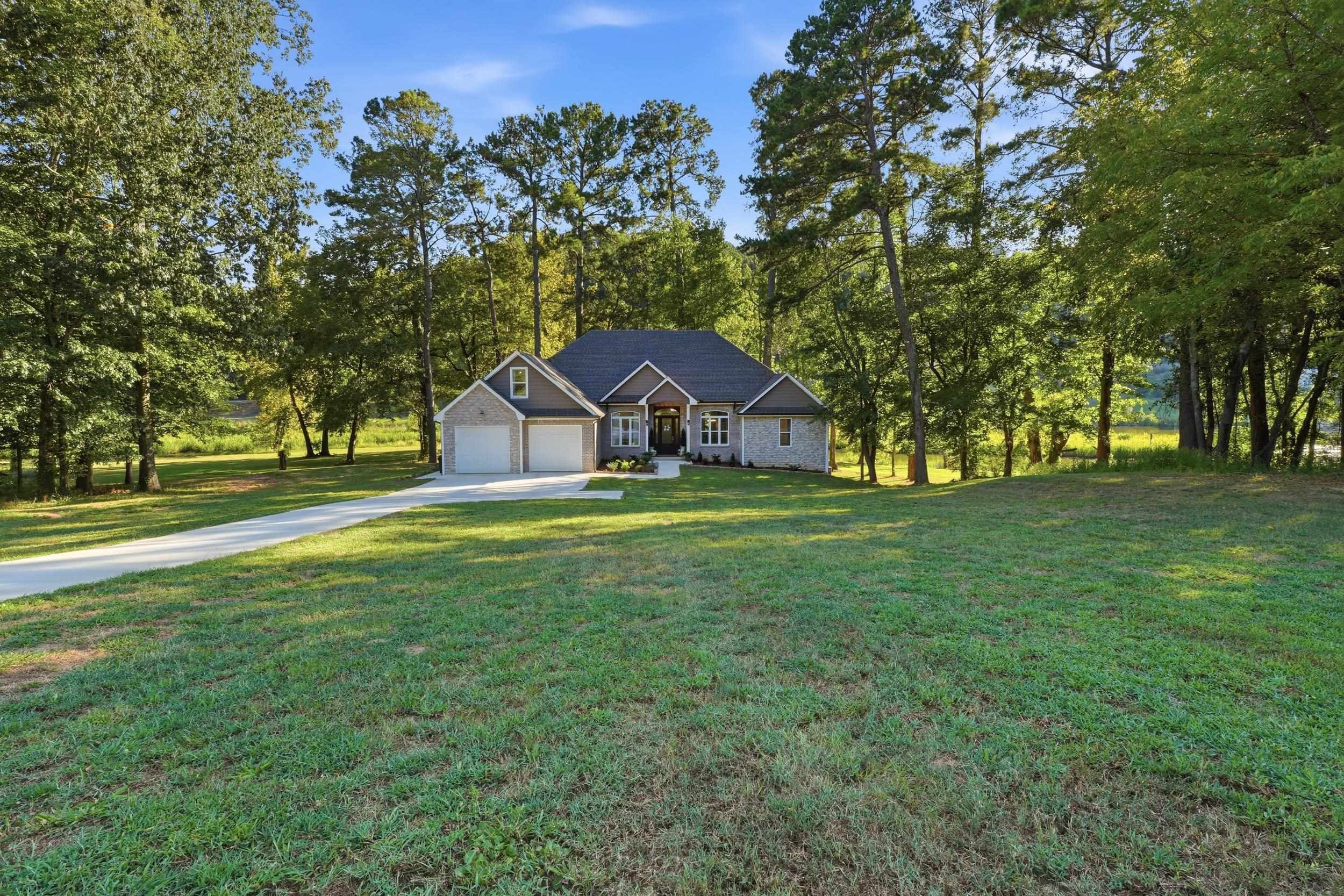3733 Colonial Dr