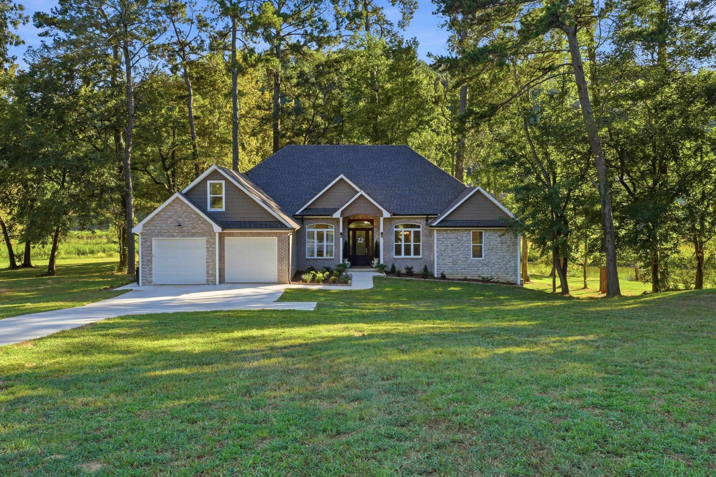 3733 Colonial Dr
