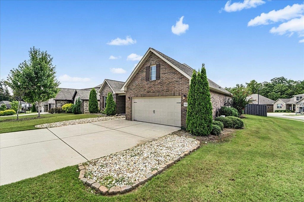 Photo of 1479 Stonewater Dr, Cullman, AL 35055 (MLS # 531451)