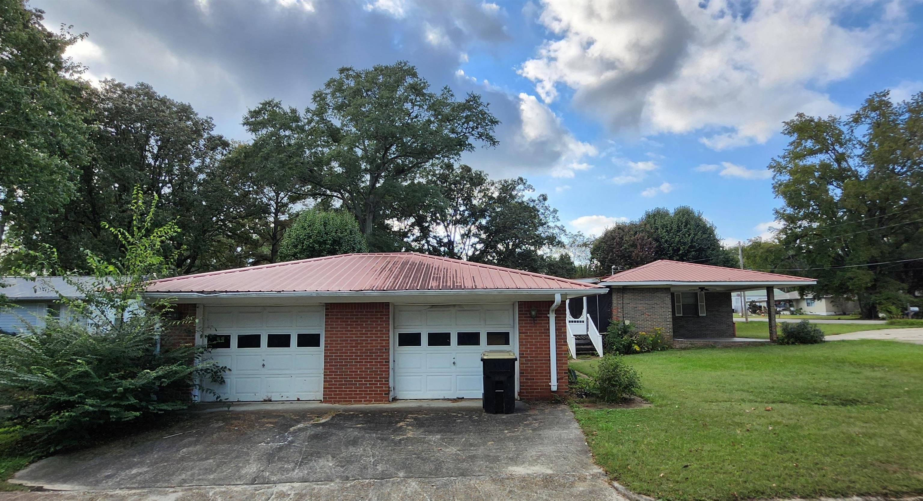 1502 St Joseph St NW