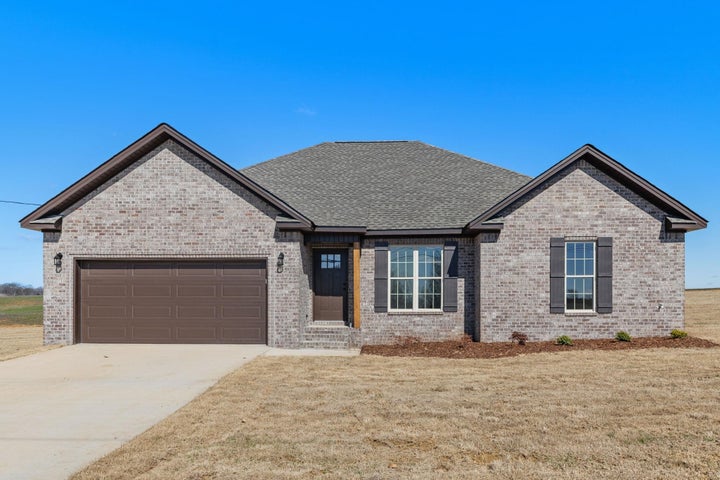 Photo 1 of 33 — 1032 Co Rd 31, Killen, AL 35645