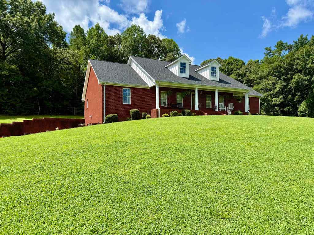Photo of 2721 Cotton Gin Rd, Russellville, AL 35653 (MLS # 530111)