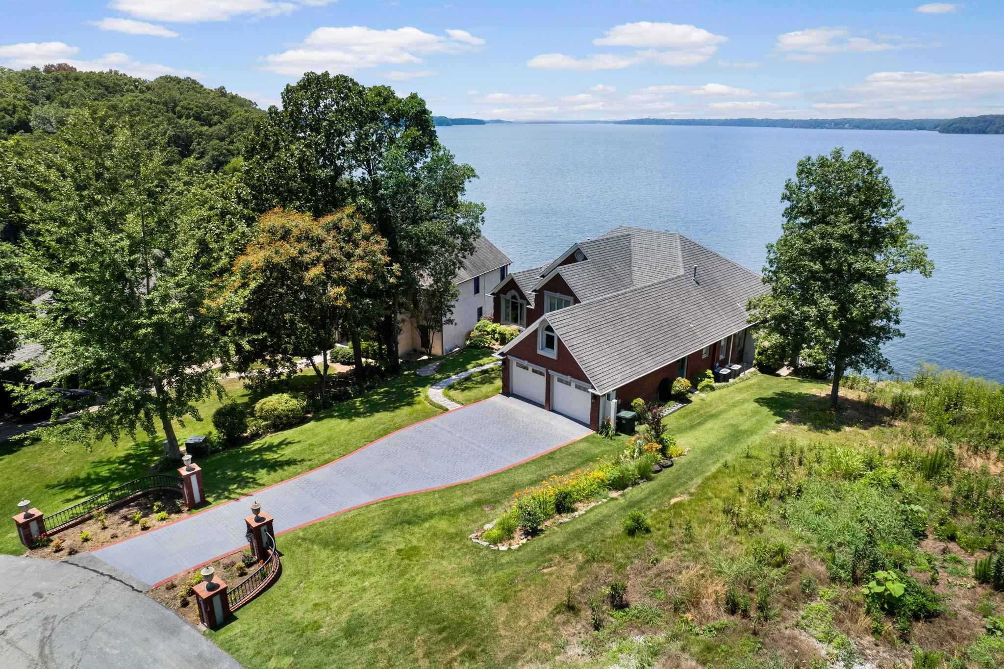 521 Wilson Lake Dr