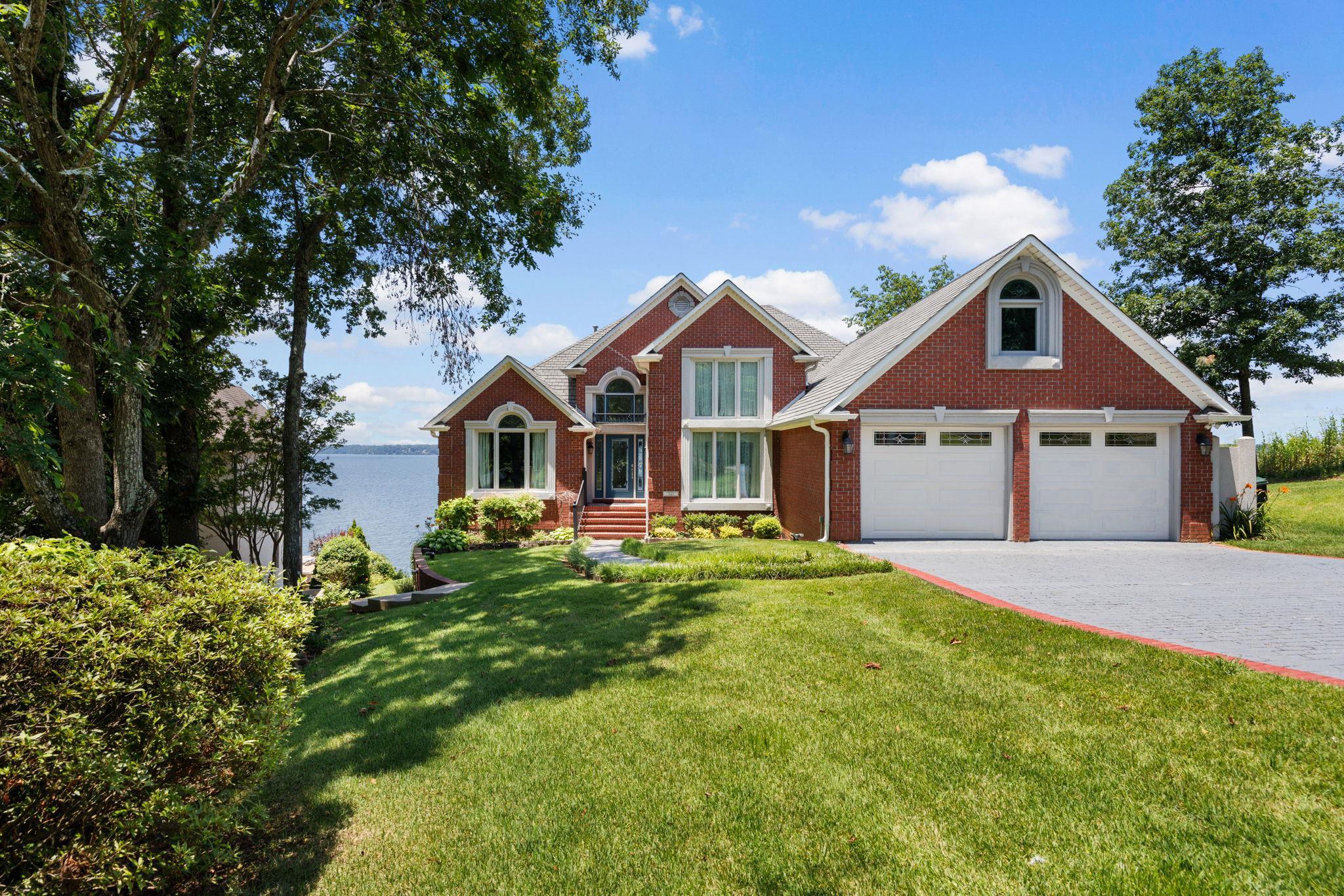 521 Wilson Lake Dr
