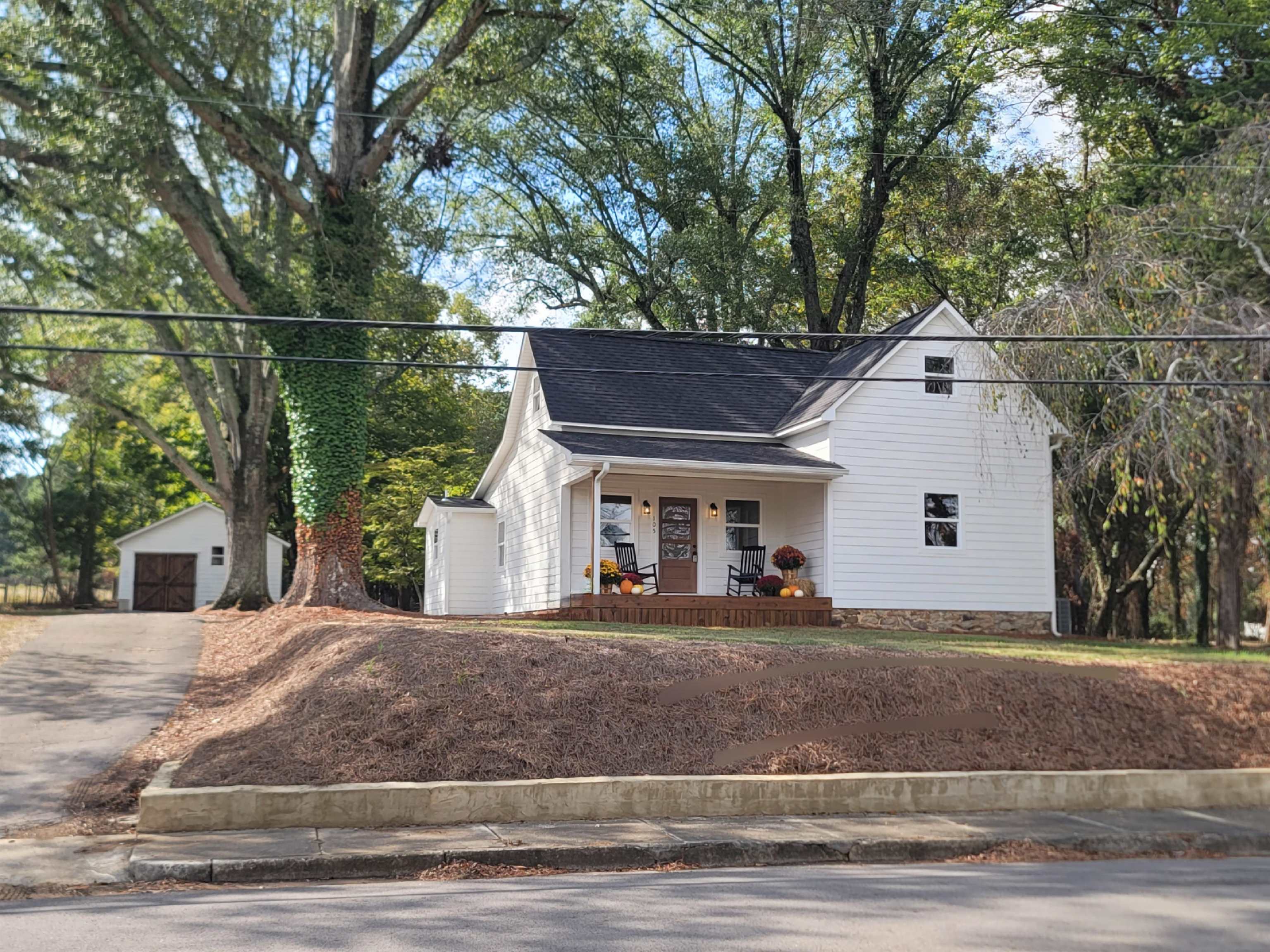 105 Convent Rd NE