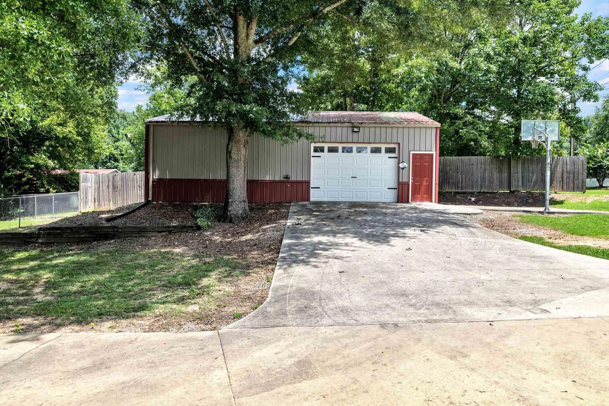 411 Co Rd 1467