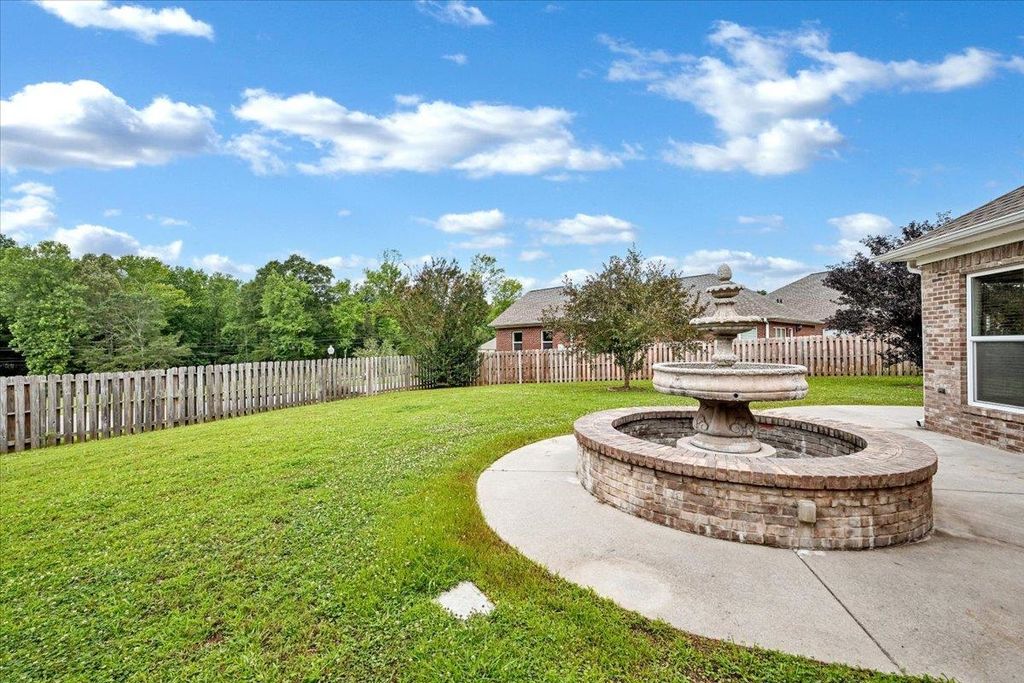 Photo of 2956 Phelan Cir SE, Hanceville, AL 35077 (MLS # 529637)