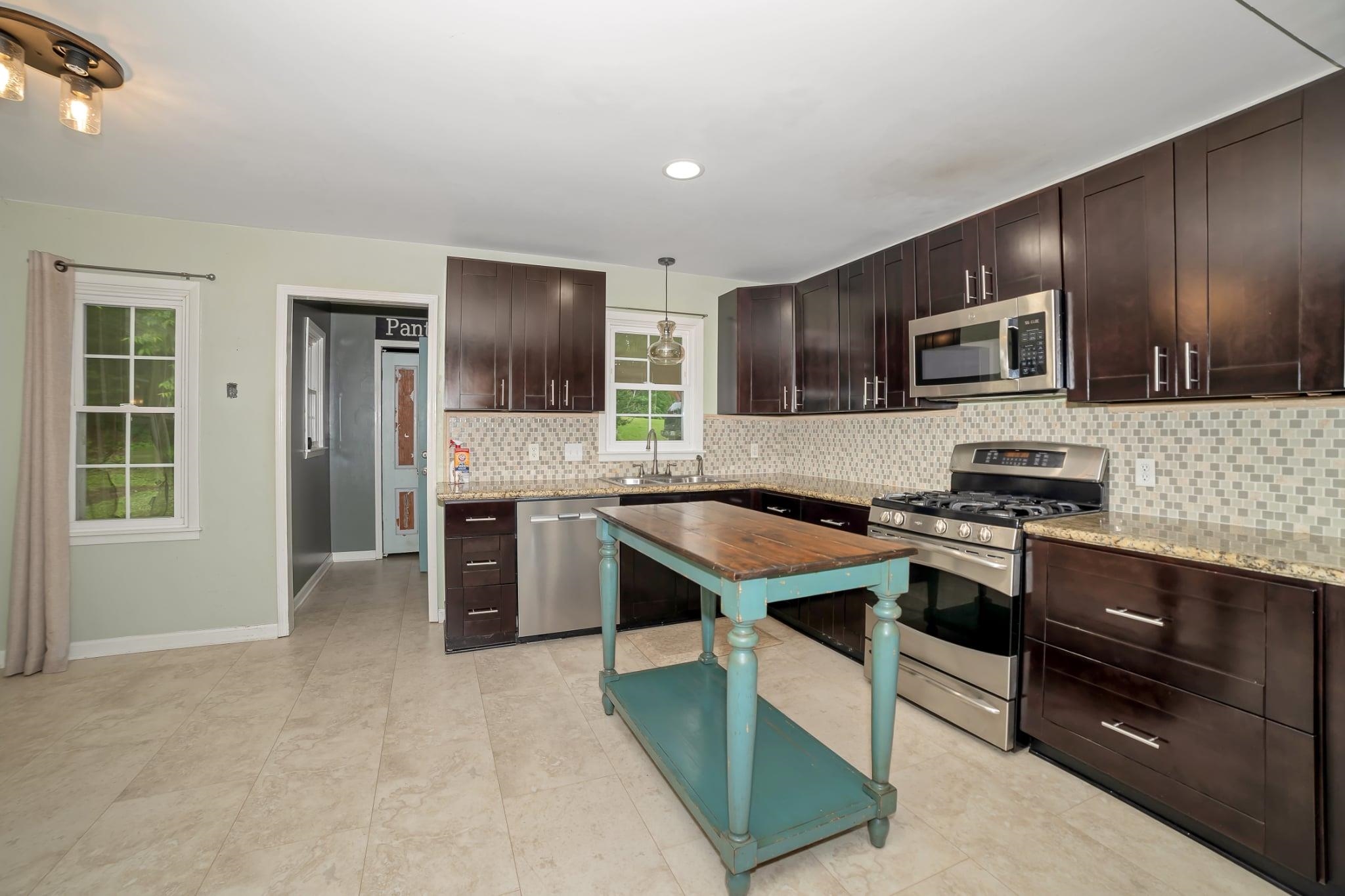 1614 Lakeview