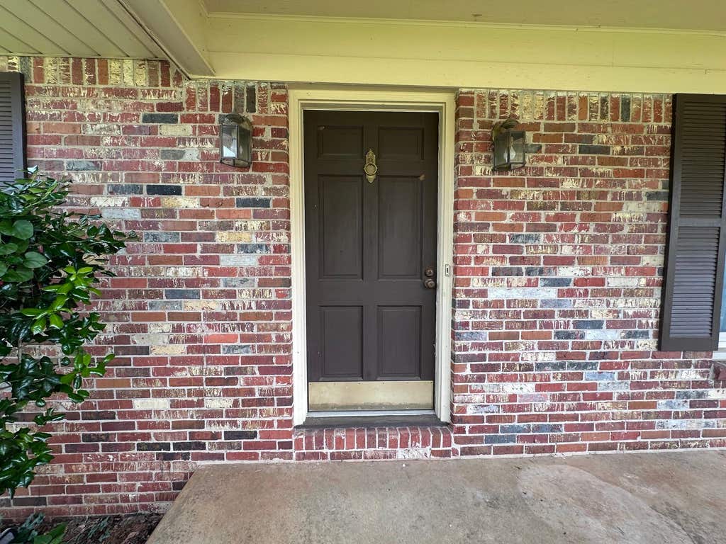 Photo of 207 Oakhill Ave, Sheffield, AL 35660 (MLS # 529675)