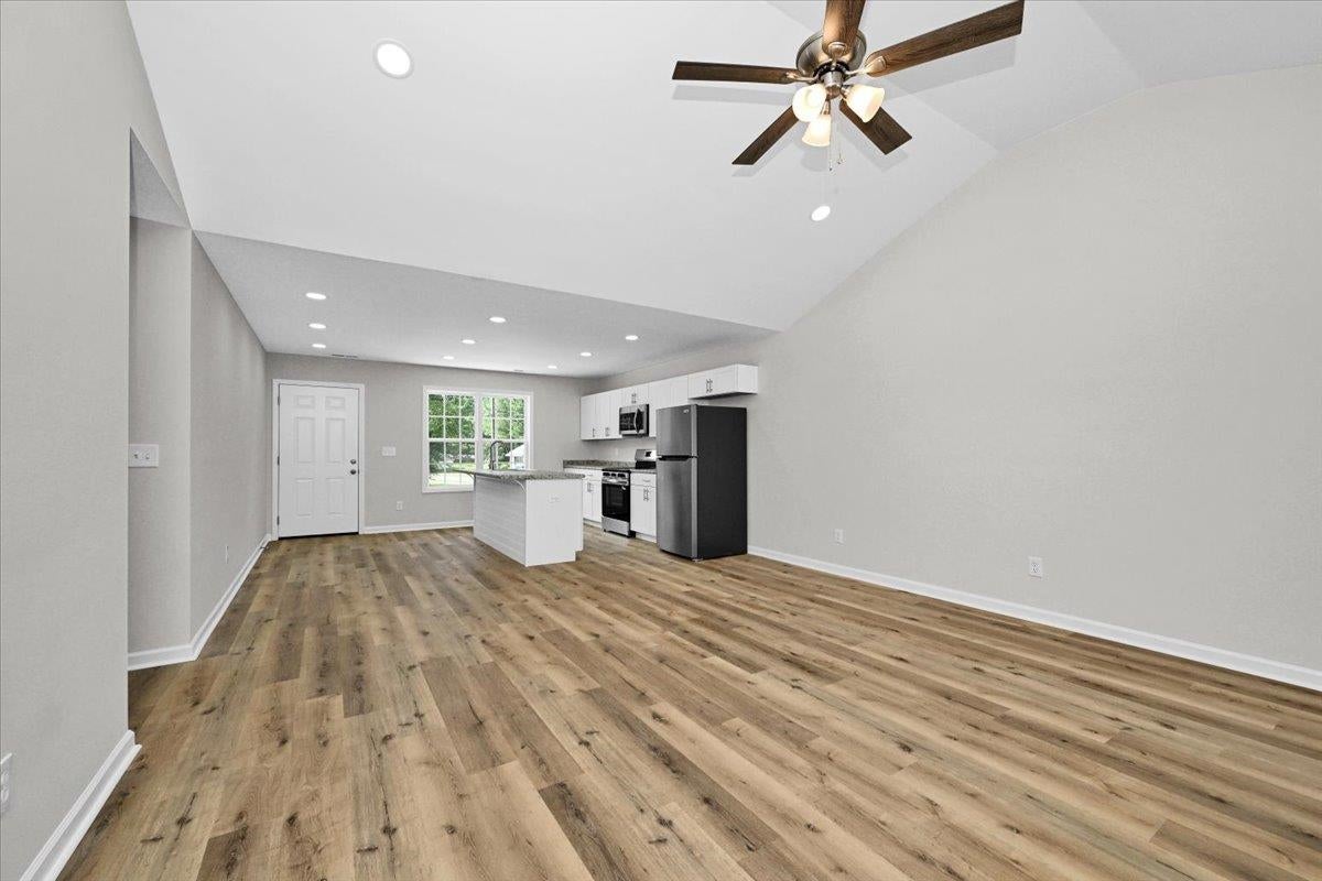211 Dean Ave