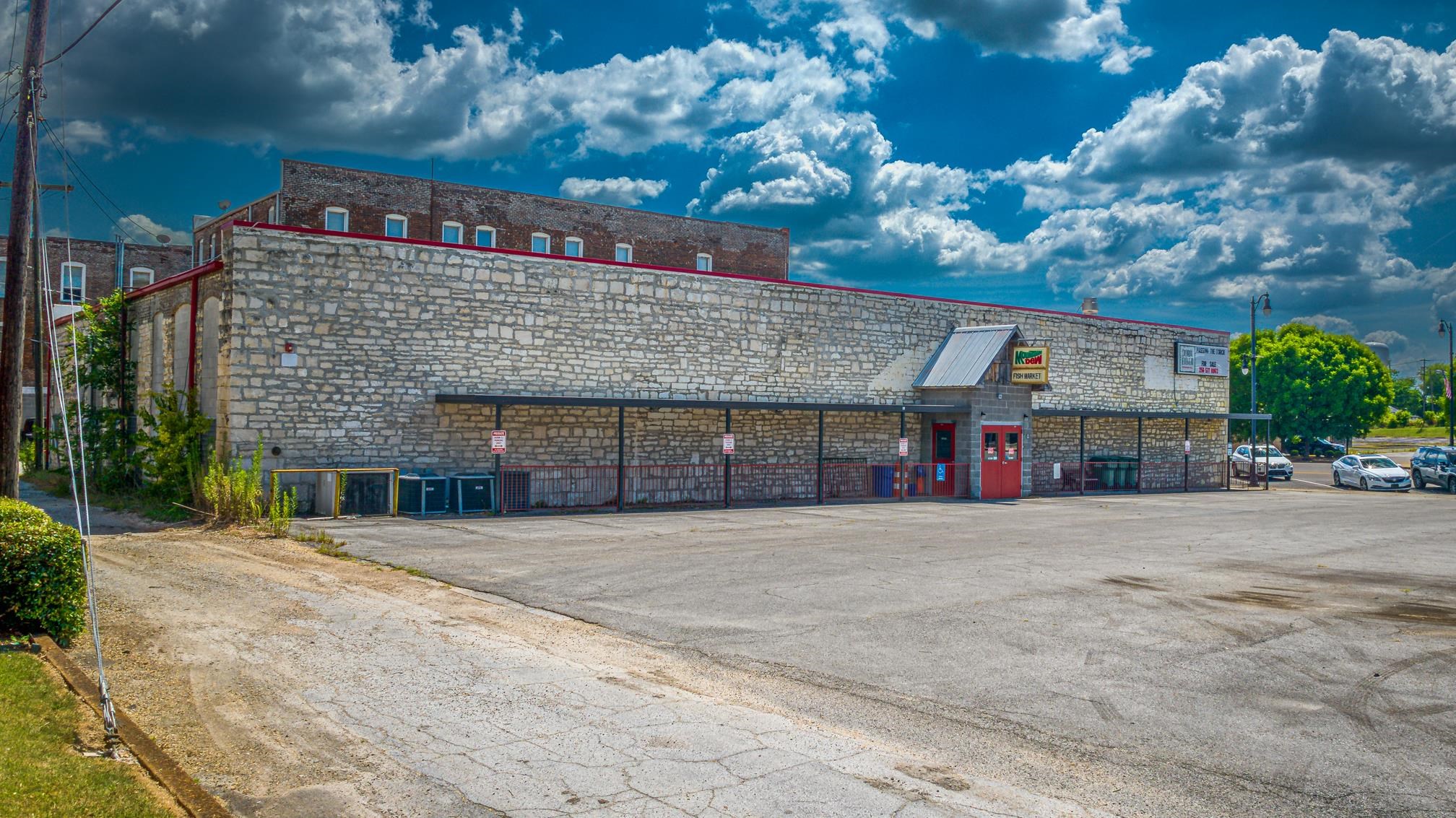 414 N Montgomery Ave