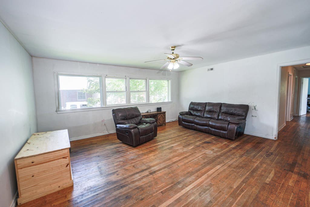 Photo of 506 Collier Ave, Florence, AL 35630 (MLS # 529548)