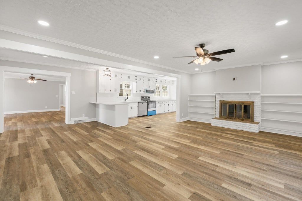 Photo of 280 Bonnie Cir, Toney, AL 35773 (MLS # 531315)