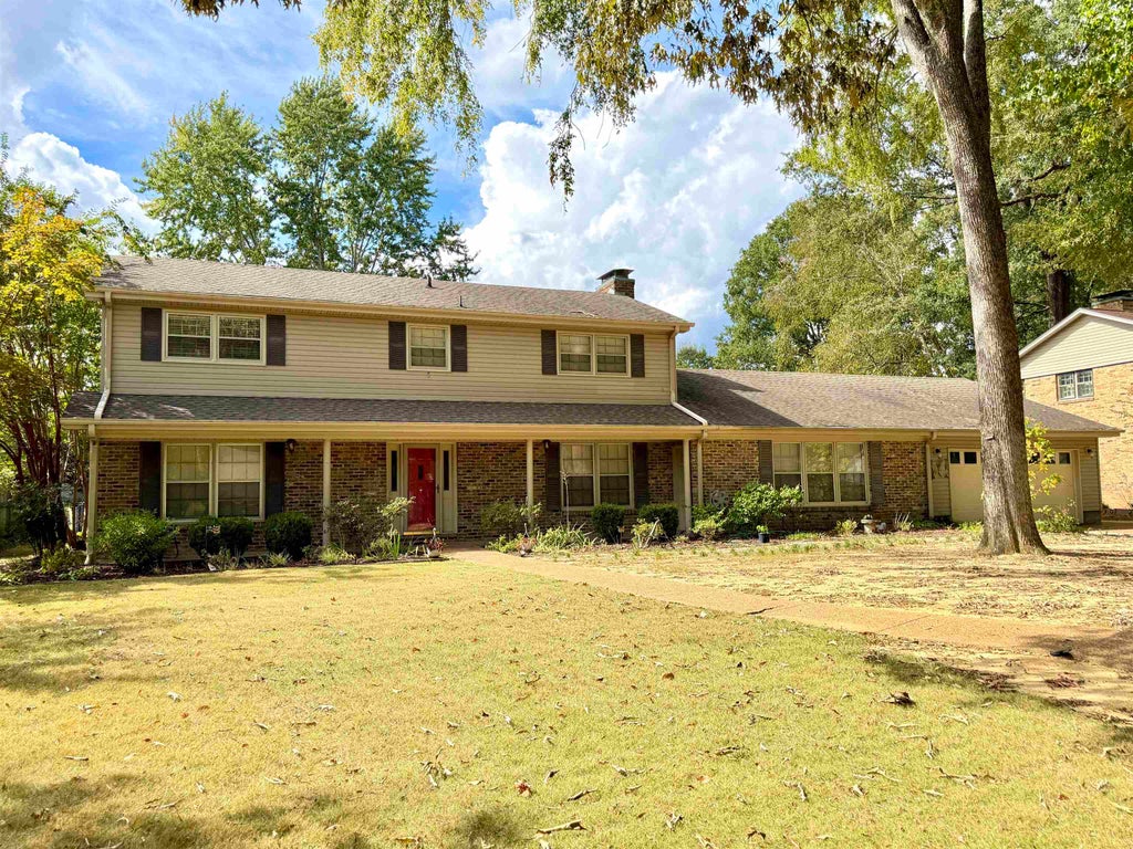 Photo of 209 Flurnoy Ave, Florence, AL 35633 (MLS # 531661)