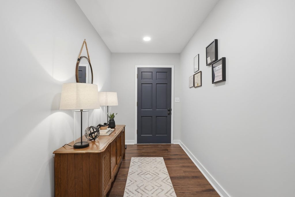 Photo of 801 Cooper Ln SW, Hartselle, AL 35640 (MLS # 529430)