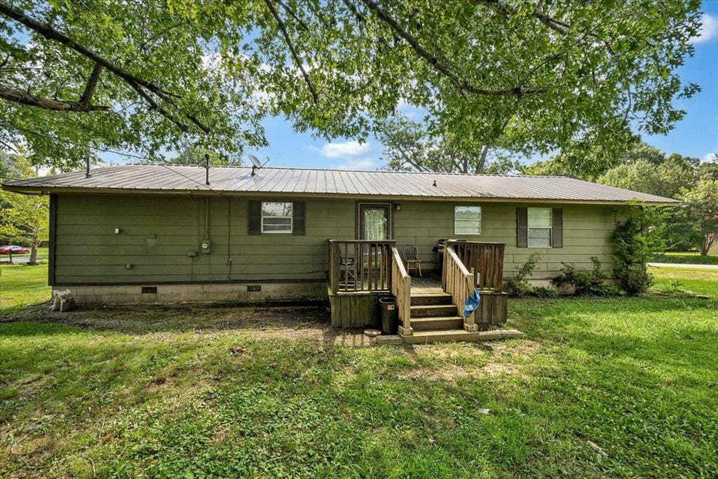 Photo of 105 Hobert Warren St, Hanceville, AL 35077 (MLS # 529985)