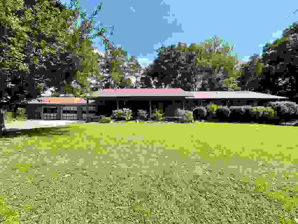 Photo of 906 Scenic Dr NE, Cullman, AL 35055 (MLS # 529669)