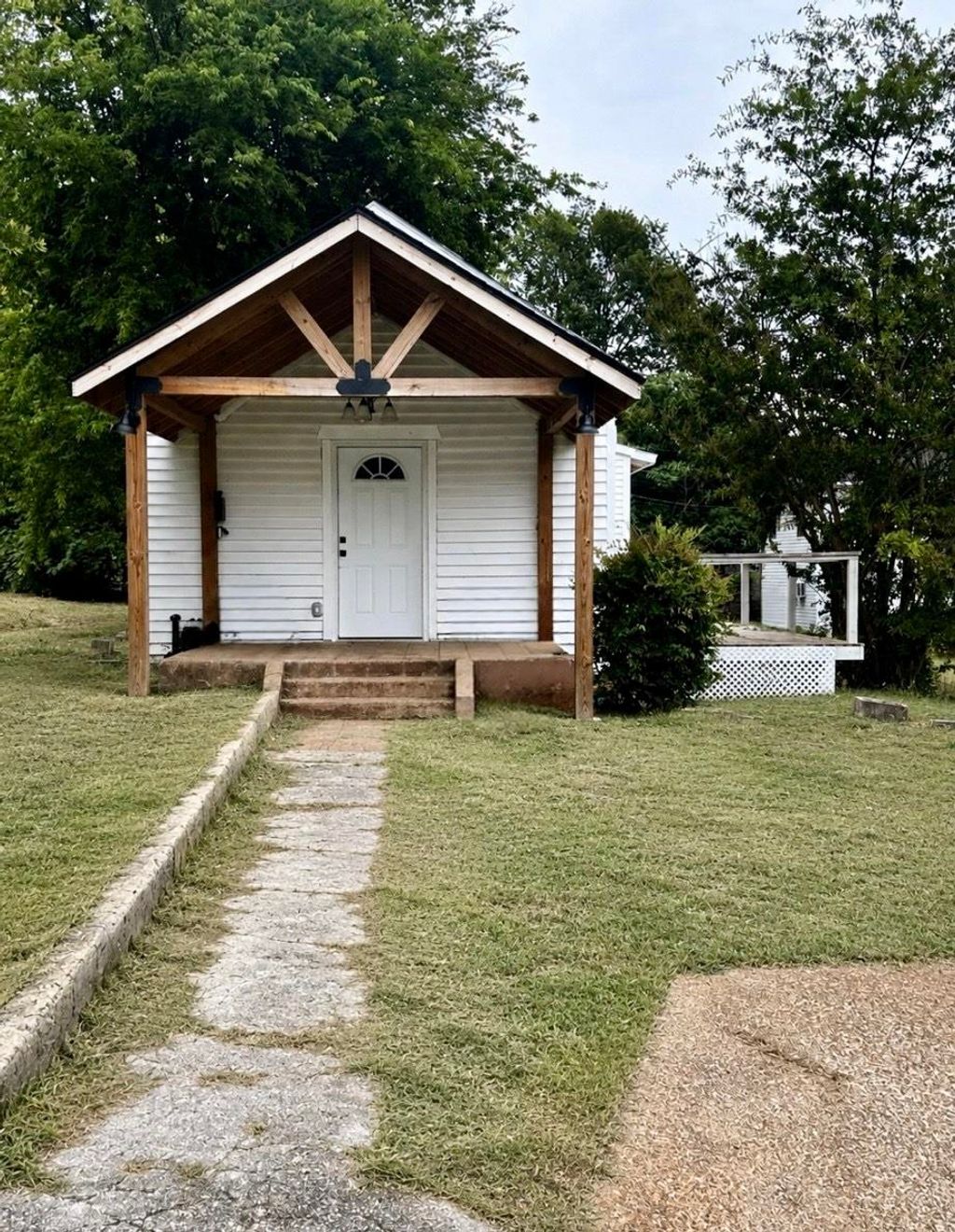 Photo of 416 Little Rock Ave, Sheffield, AL 35660 (MLS # 529569)