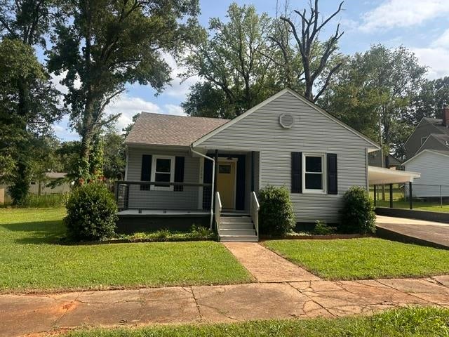 Photo of 1706 Hillcrest AVE, Sheffield, AL 35660 (MLS # 529692)