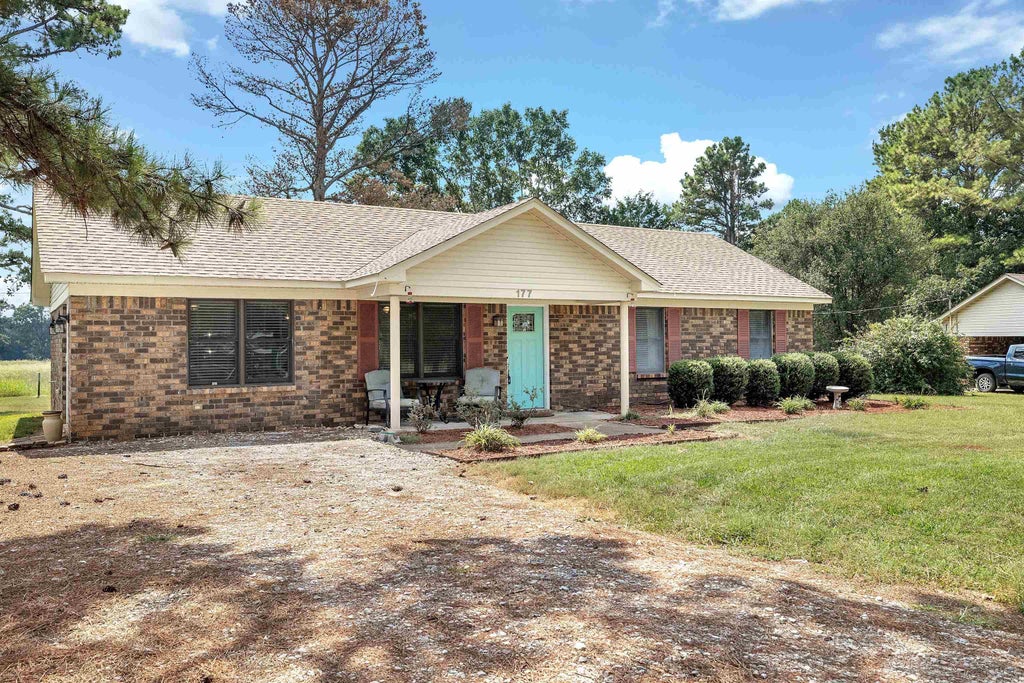 Photo of 177 Rogersville Heights Dr, Rogersville, AL 35652 (MLS # 531325)
