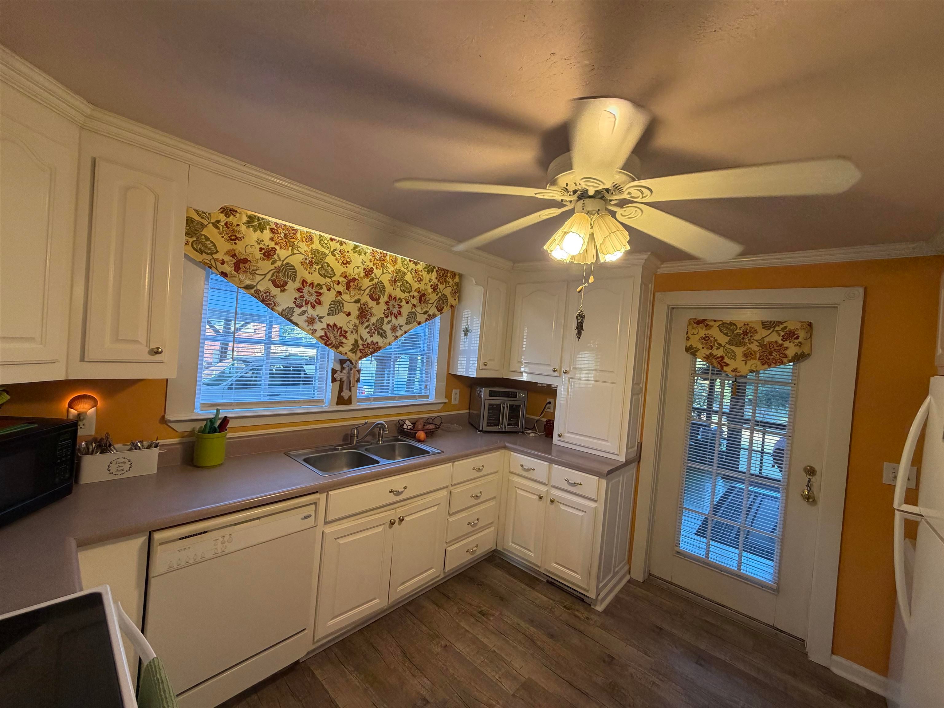 1008 North Jackson Ave - Photo 3