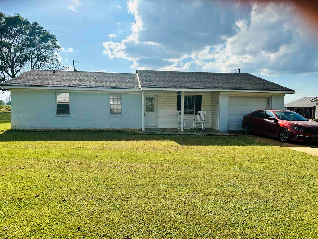 Photo of 23 Tana Ave, Courtland, AL 35618 (MLS # 531220)