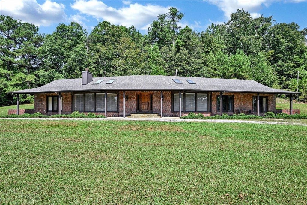 Photo of 945 Co Rd 1219, Falkville, AL 35622 (MLS # 531013)