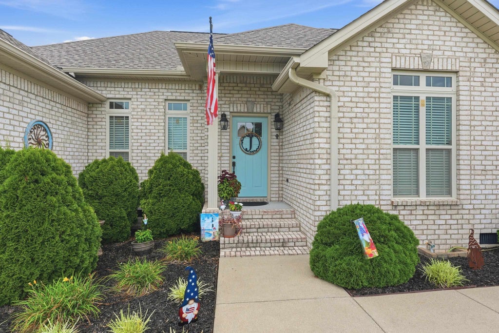 Photo of 70 Villagewood Dr, Killen, AL 35645 (MLS # 529962)