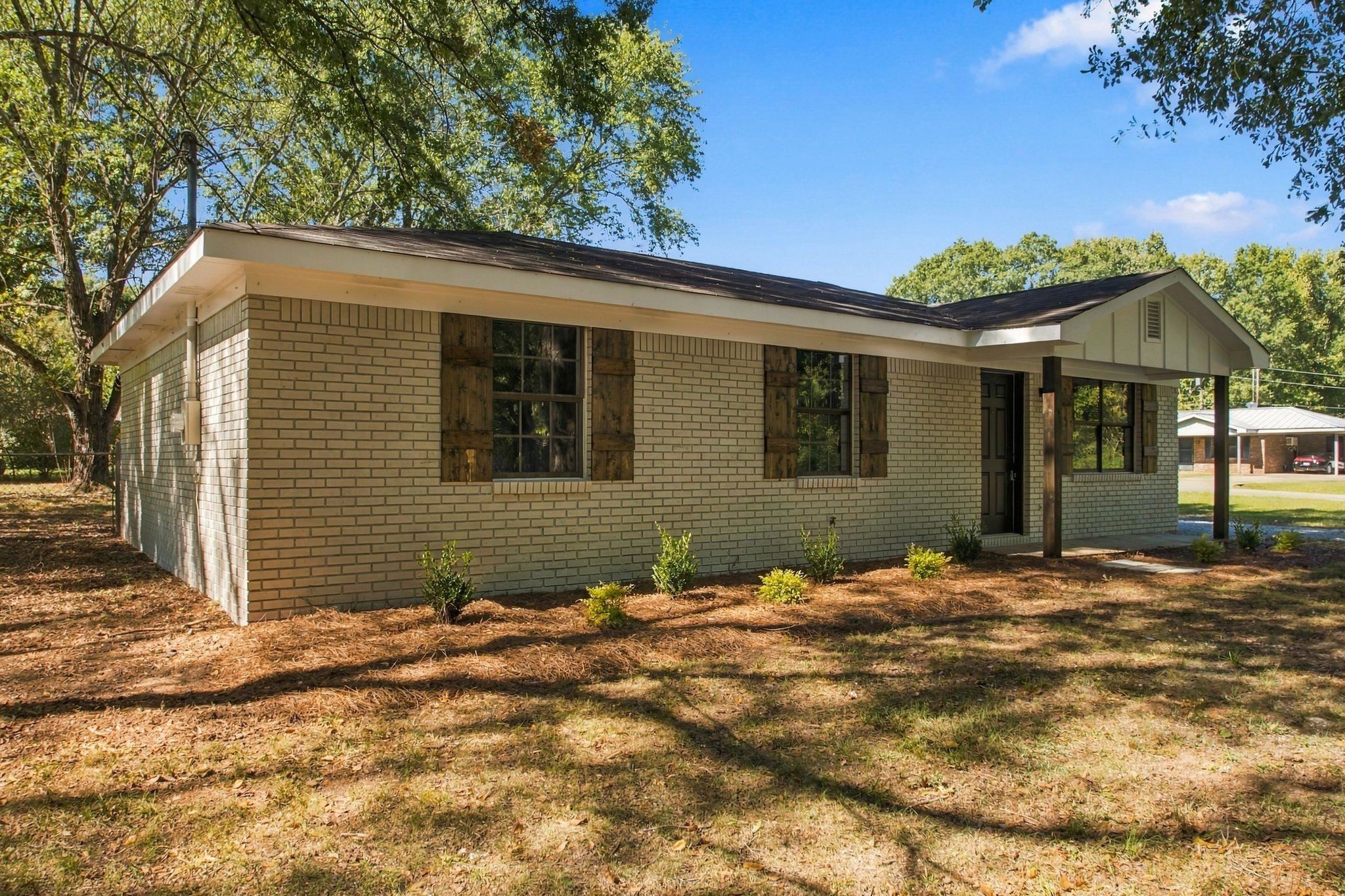 108 N Forest Dr