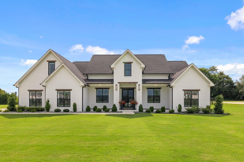Photo of 178 Randal Ln, Florence, AL 35634 (MLS # 529972)