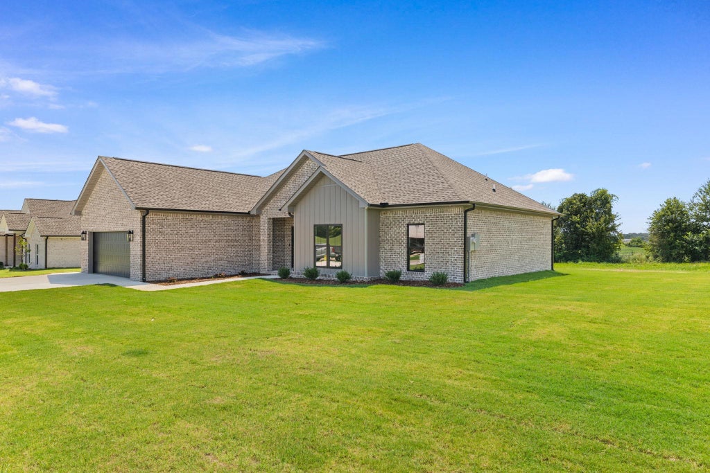 Photo of 240 Spry Way, Killen, AL 35645 (MLS # 531563)