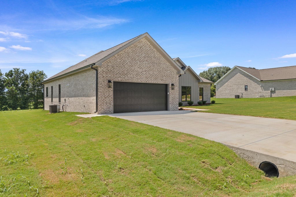 Photo of 240 Spry Way, Killen, AL 35645 (MLS # 531563)