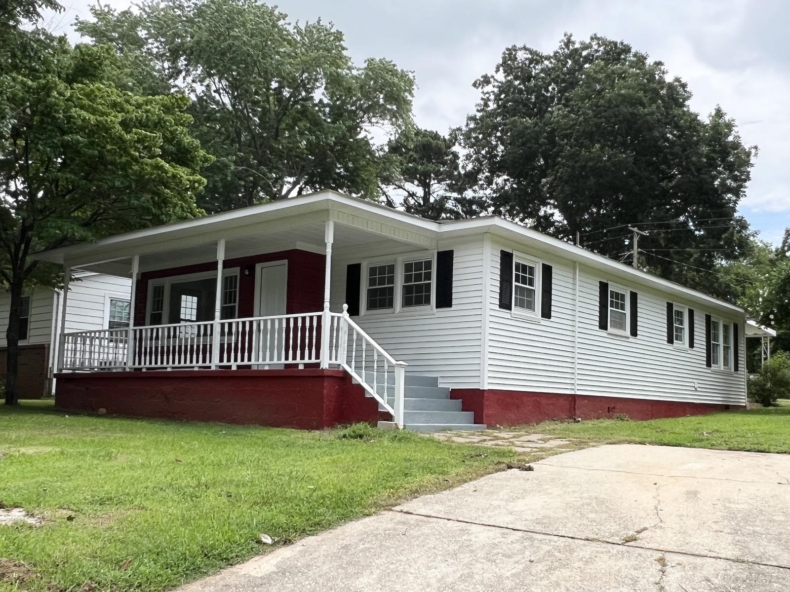 Photo 1 of 22 — 326 Barbour St, Florence, AL 35630