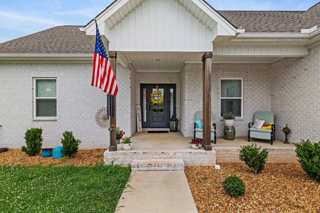 Photo of 312 Market St, Muscle Shoals, AL 35661 (MLS # 529485)