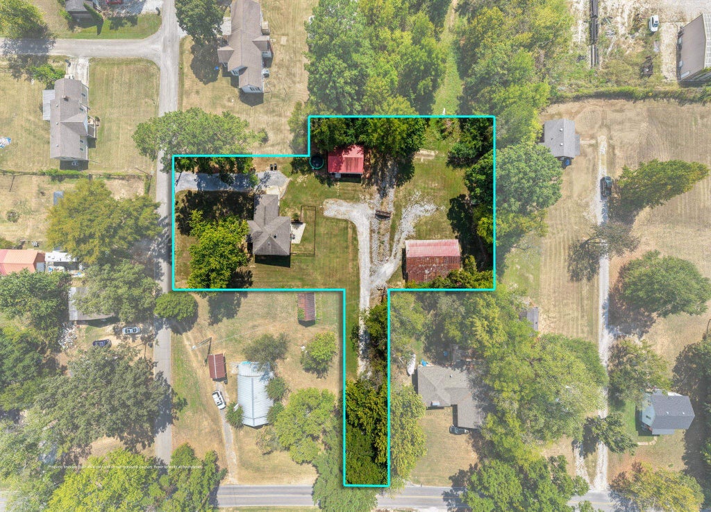 Photo of 131 Taylor Rd, Florence, AL 35633 (MLS # 531594)