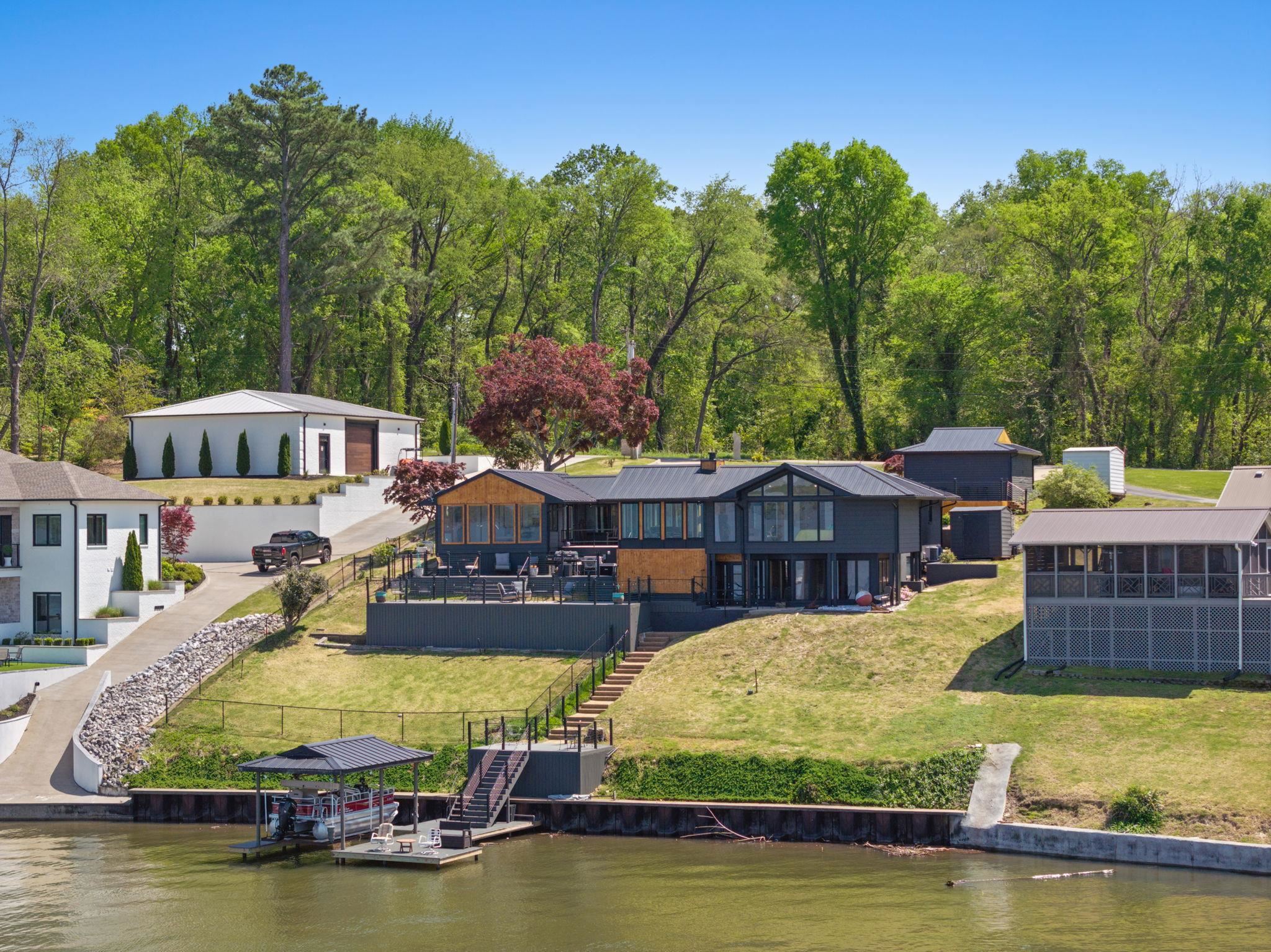 105 Lake View Dr
