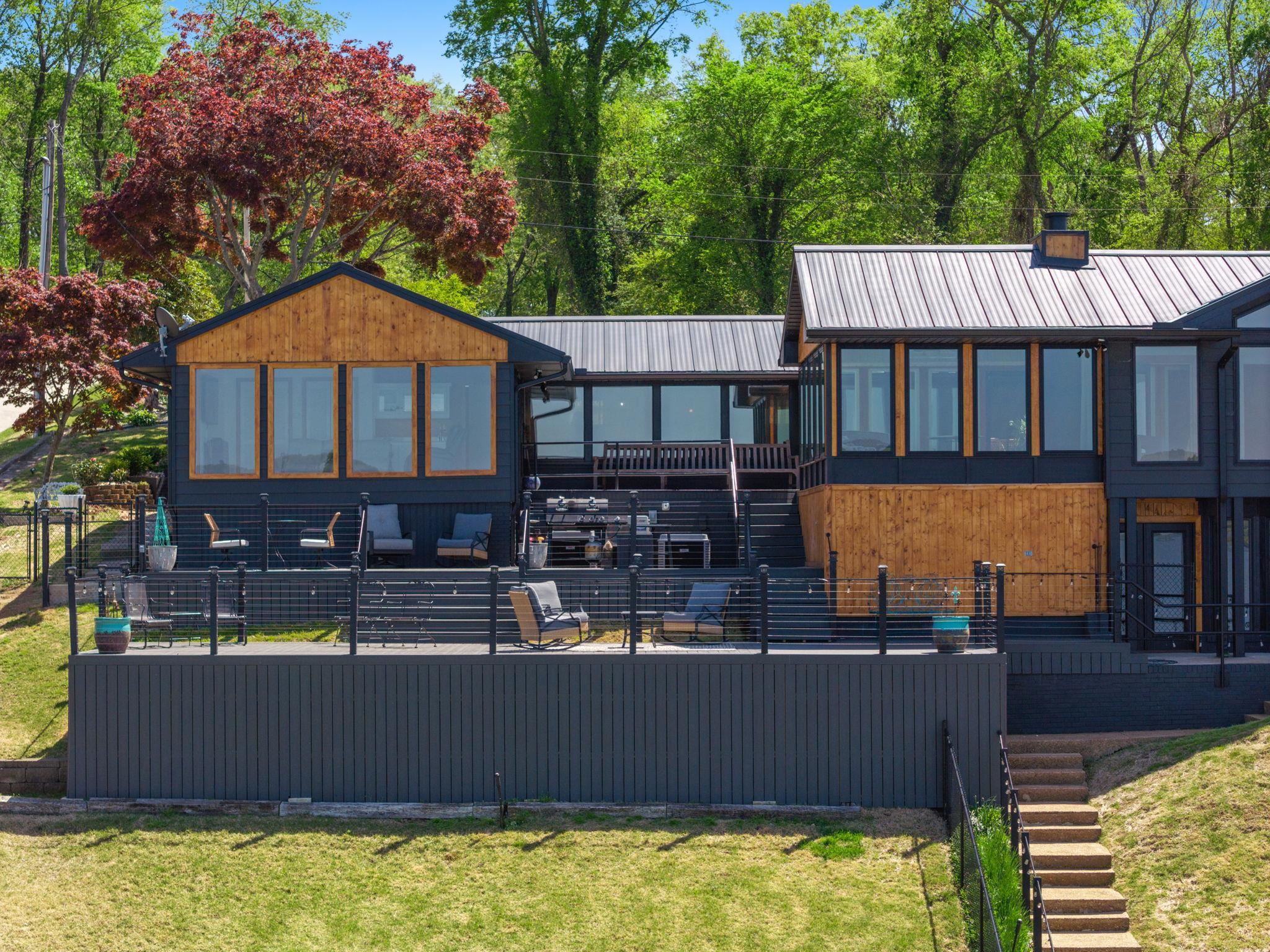 105 Lake View Dr