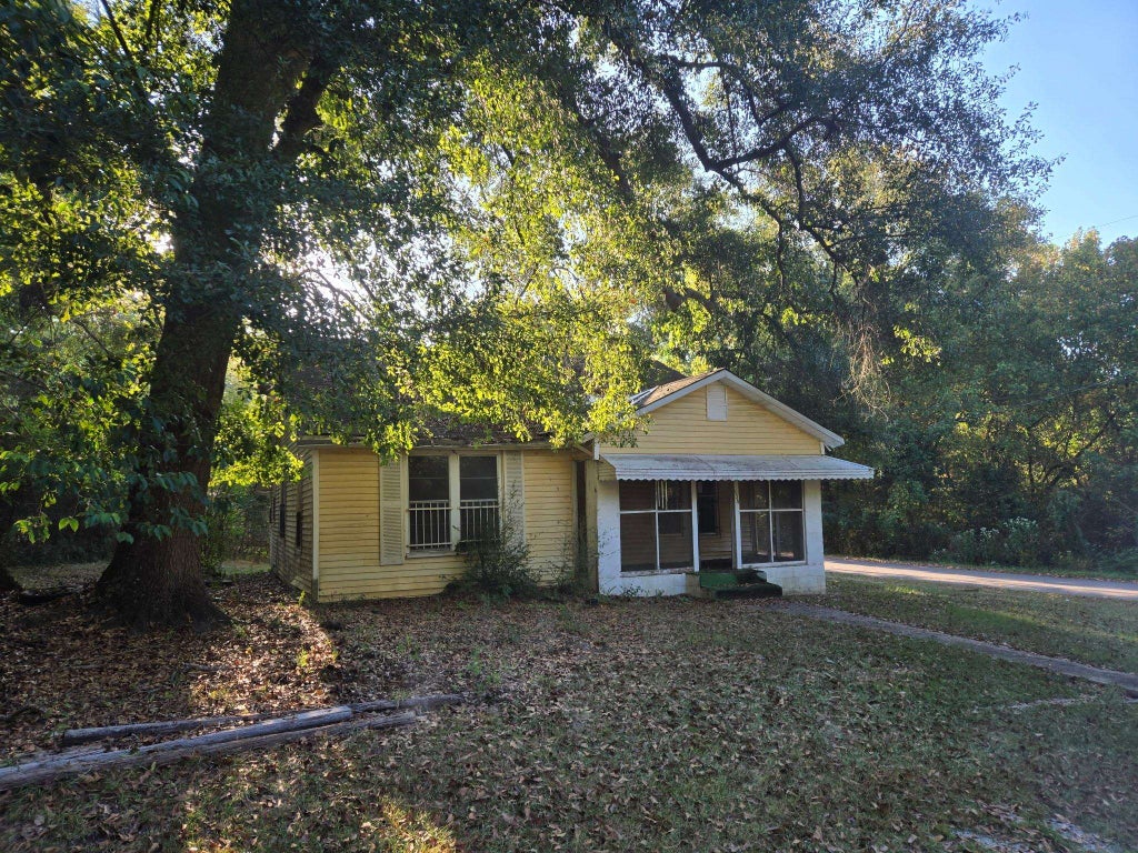 Photo of 135 Vassar Cir, Montevallo, AL 35115 (MLS # 531303)