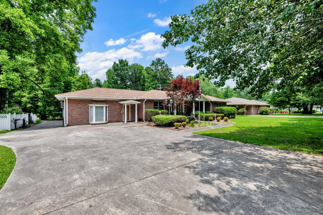 1513 Maple Dr NW