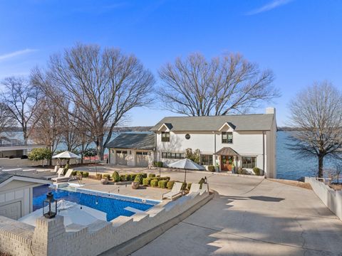 180 Bainbridge Cir Muscle Shoals AL 