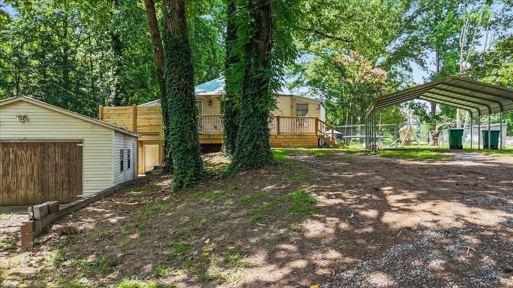 Photo of 811 Co Rd 1295, Cullman, AL 35058 (MLS # 529891)