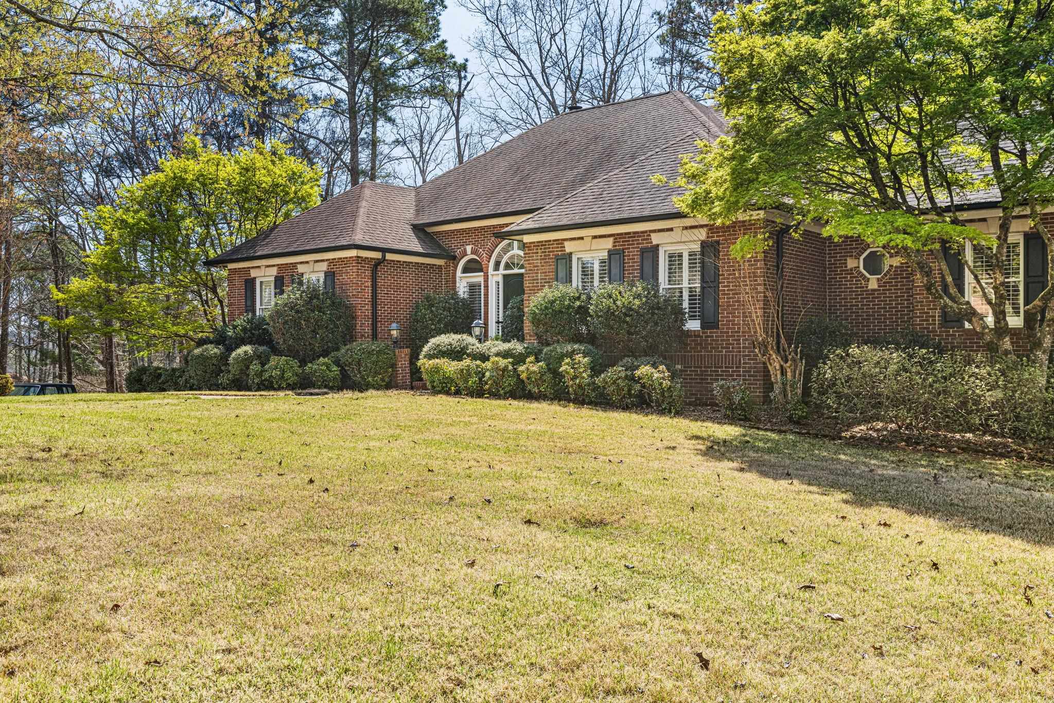 213 Fairway Dr NW