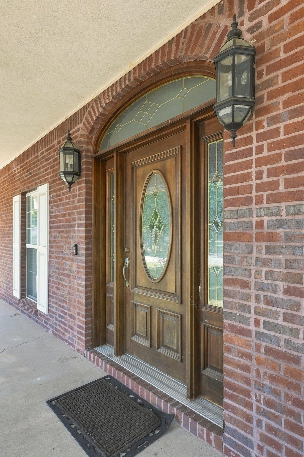 Photo of 693 Brandon Dr, Muscle Shoals, AL 35661 (MLS # 531055)
